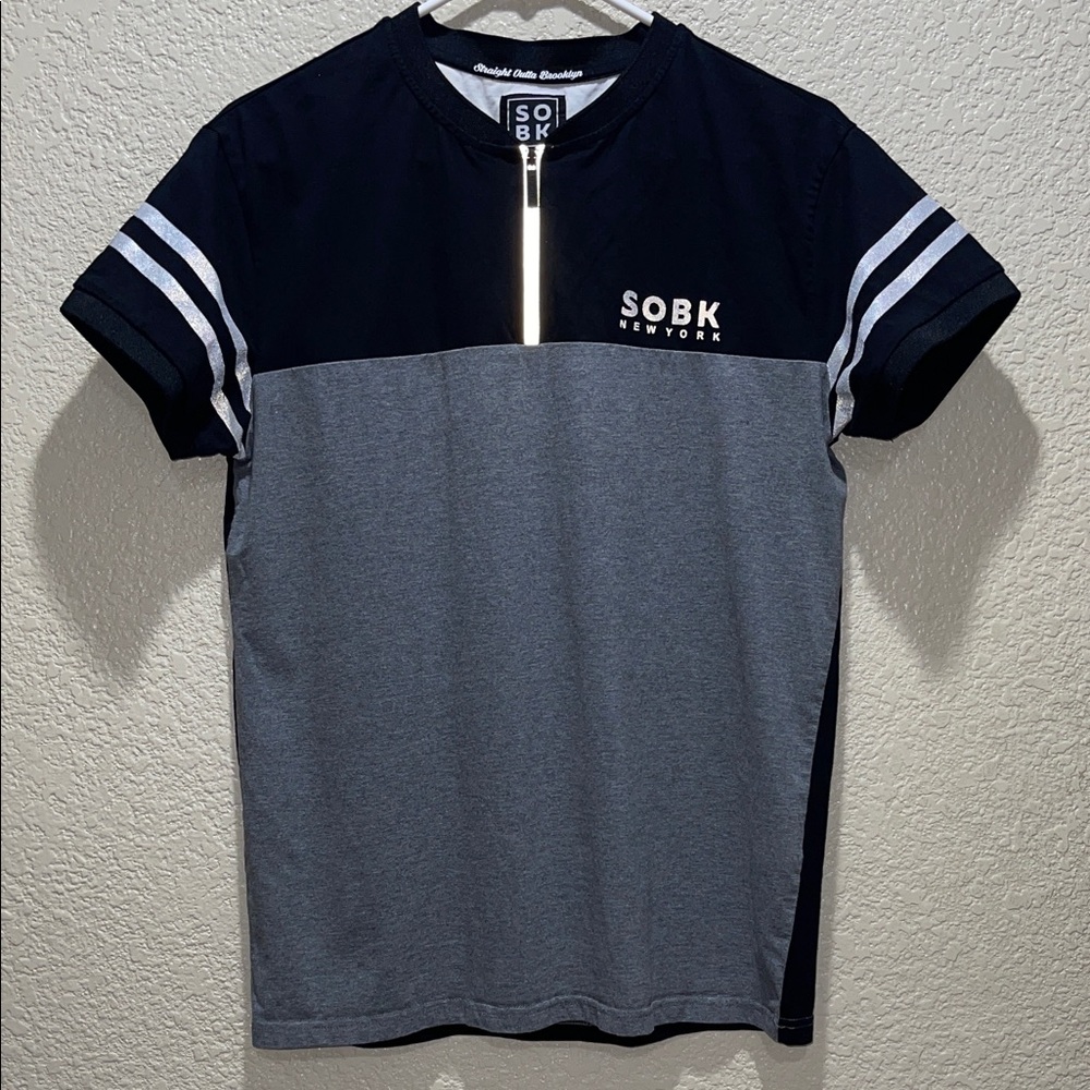 Men's Short Sleeve Black and Gray Tee